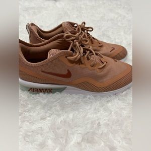 Nike running shoes size 9.5 woman 25$!!!!